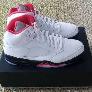 Air Jordan 5 Retro "Fire Red Silver Tongue"